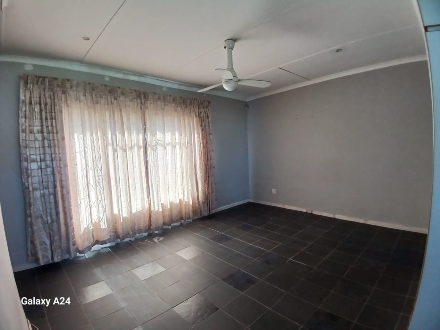 4 Bedroom Property for Sale in Amalinda Eastern Cape